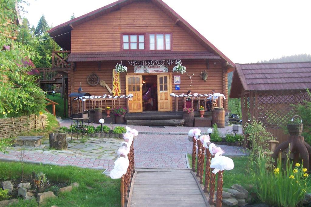 Hotel Boykivskiy Dvir Yasenitsa Zamkova Exterior foto